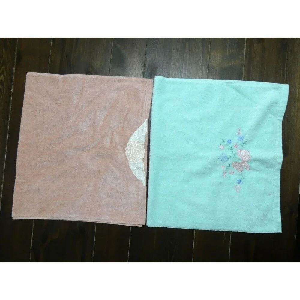The Avanti Look 70s Vintage Set of 2 Hand Towels Embroidered Pink Green 28